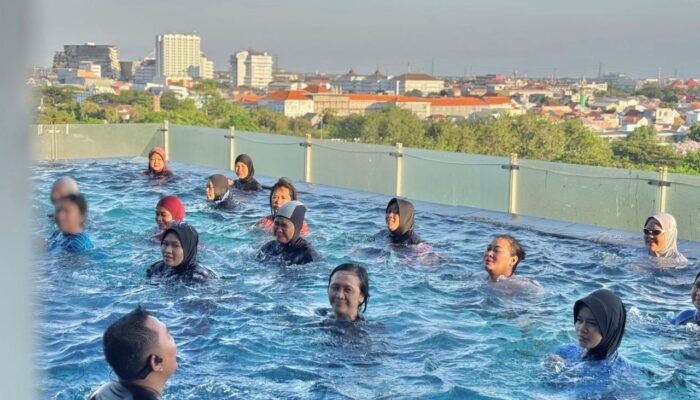Aqua Yoga Meriahkan Hari Olahraga Nasional di Best Western Papilio Hotel Surabaya