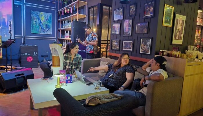 Hangout 24 Jam di One Deck Gastropub Surabaya