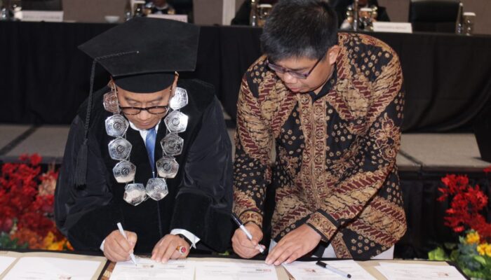 Kanwil DJP Jatim I dan STIAMAK Barunawati Resmikan Tax Center