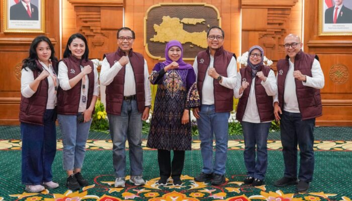 Lawan Pinjol Ilegal, Khofifah Ajak OJK Perkuat Desa Devisa