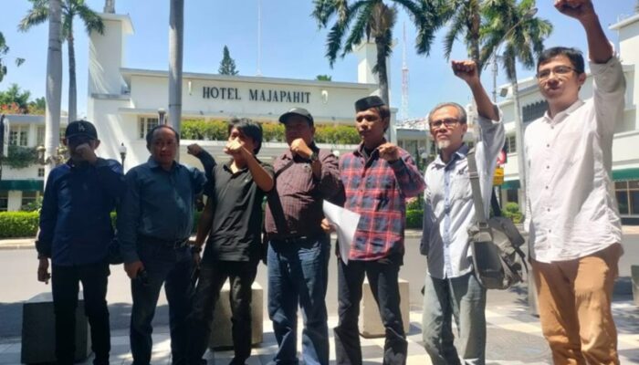 Tak Ingin Carut Marut Dalam Negeri Terus Meningkat, Aktifis 98 Jatim Sampaikan Sepultura