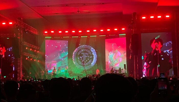 .Feast Hidupkan “Pertunjukan Membangun & Menghancurkan” di Surabaya
