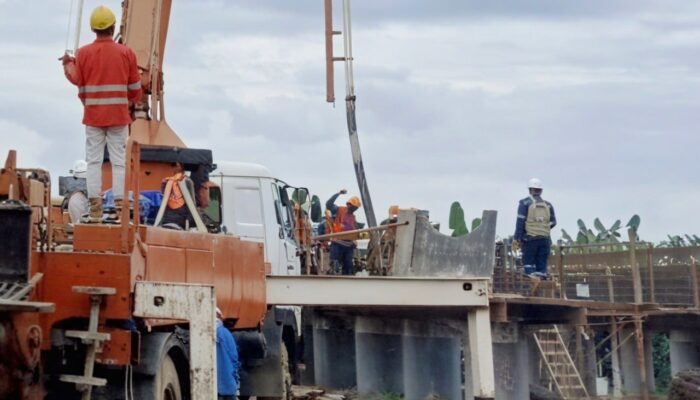 SIG Suplai 98.000 Ton Semen untuk Tol Serang-Panimbang