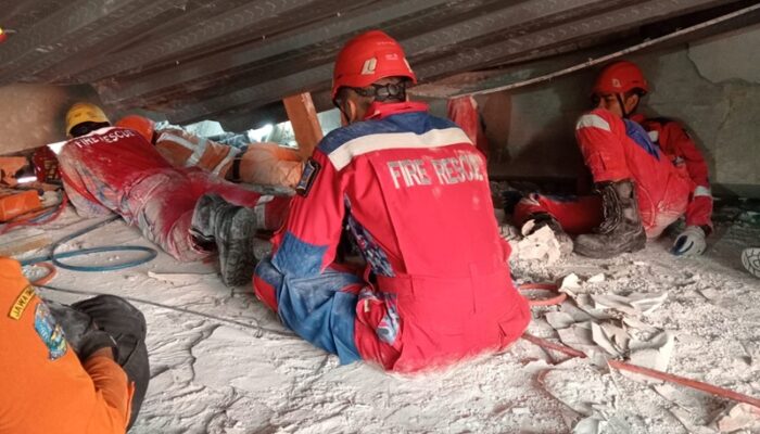 Perjuangan Tim Rescue Surabaya Selamatkan Santri Korban Reruntuhan Ponpes Al Khoziny