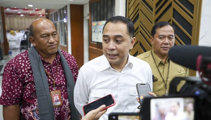 Wali Kota Eri Perintahkan Inspektorat Panggil Manajemen KBS Terkait Pawang Tunggangi Anak Gajah