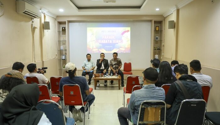 Angkat ‘Mbok Dar Mortir’ dan Kisah Pahlawan Perempuan, Ning Rini Pimpin Laskar Putri di Parade Surabaya Juang 2025