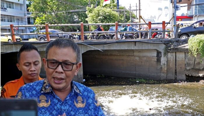BPBD Surabaya Gerak Cepat Mitigasi Semburan di Sungai Rungkut Tengah