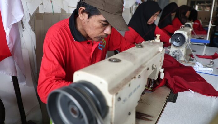 UKM Benang Emas Putus Rantai Utang, Hidupkan Harapan Ratusan Penjahit di Surabaya