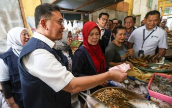 Gernas Mapan Guncang Surabaya, Mendag Puji Waste Station Pasar Sememi