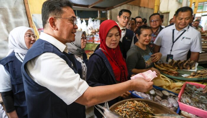 Gernas Mapan Guncang Surabaya, Mendag Puji Waste Station Pasar Sememi