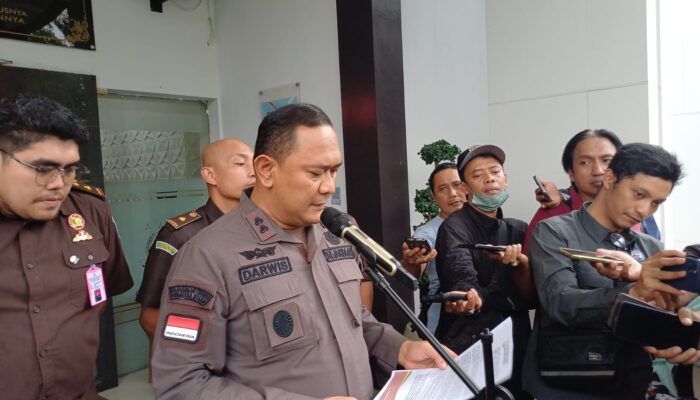 Usut Kasus Pekerjaan Pemeliharaan Kolam Pelabuhan, Kejari Tanjung Perak Surabaya Tahan 6 Tersangka