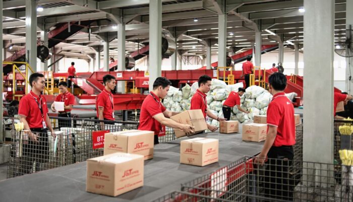 Volume Harian J&T Melonjak 40% di Indonesia Saat 11.11