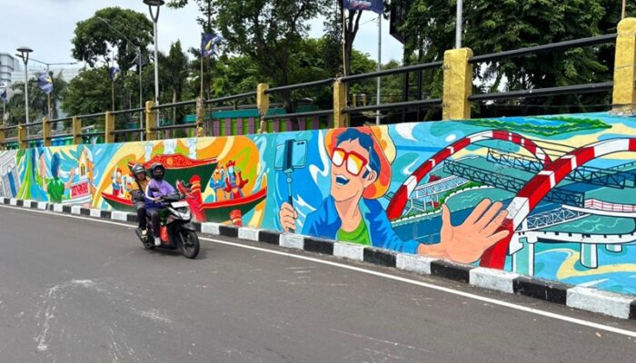 Wali Kota Eri Ancam Proses Hukum Pelaku Vandalisme Mural Gubeng Pojok