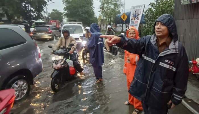 Genangan di Jalan Tanjungsari,  Wali Kota Eri Minta Bangunan Diatas Saluran Air Dibongkar