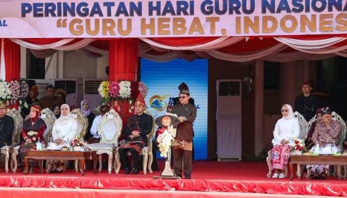 Upacara HGN 2025 di Surabaya Dipimpin Langsung Mendikdasmen, Komitmen Kesejahteraan dan Perlindungan Guru Diperkuat