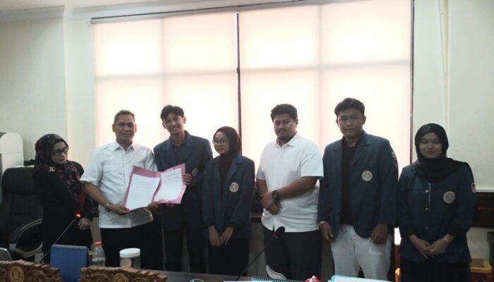 DPRD Surabaya Sambut Baik Kawalan BEM-FEB Unair soal APBD Pendidikan 2025