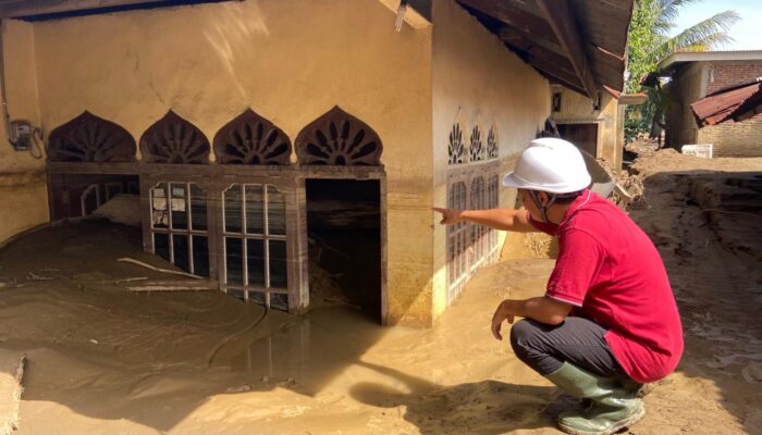 ITS Turun Langsung Salurkan Bantuan ke Desa Terisolasi Pascabencana Aceh