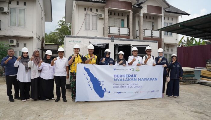 Alumni UI dan ParagonCorp Donasi Genset ke RSUD Langsa