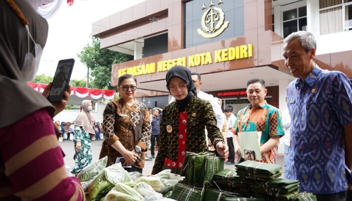 Tekan Laju Inflasi Di Jelang Nataru, Pemkot Kediri Bersama Kejaksaan Gelar Operasi Pasar Murni 