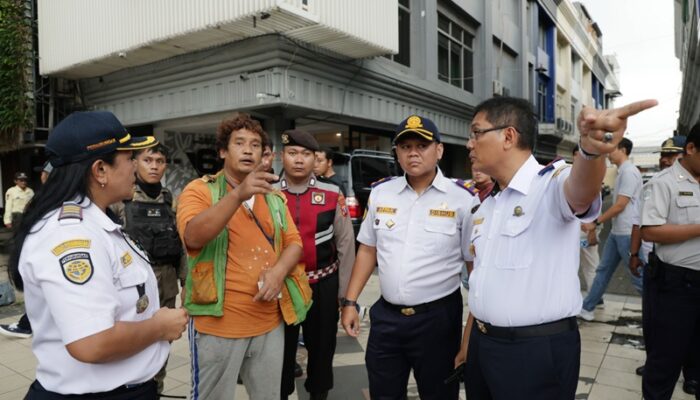 Dua Minggu Razia, Pemkot Surabaya dan Kepolisian Tangkap 112 Jukir Liar di Tempat Usaha