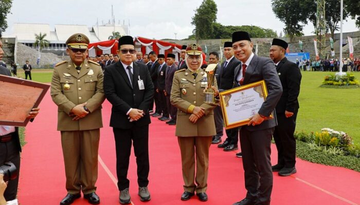 Wali Kota Eri Sabet Predikat Platinum Terbaik I Pembina K3 di Jawa Timur