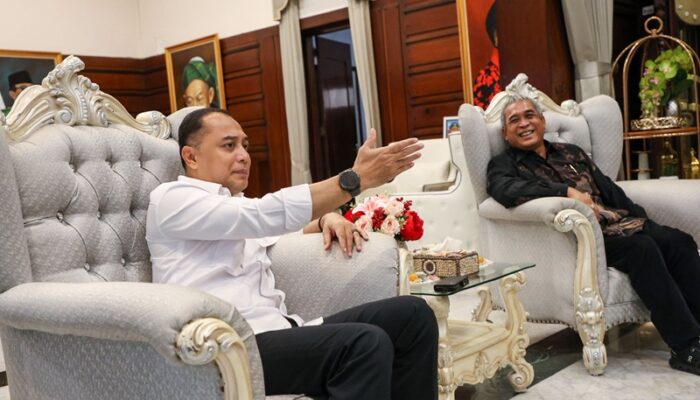 Putus Rantai DO, Pemkot Surabaya Bantu Bayar UKT Mahasiswa PTS dari Keluarga Prasejahtera