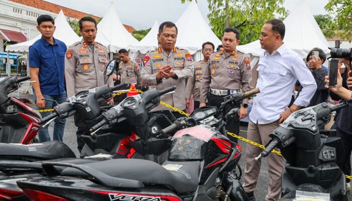 Gelar Bazar Pengembalian 1.050 Motor, Wali Kota Eri: Matur Nuwun Polrestabes Surabaya