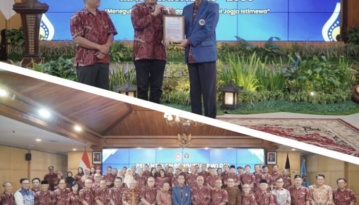 Sri Sultan Hamengku Buwono Terima Anugerah Anggota Kehormatan dari PWI Pusat