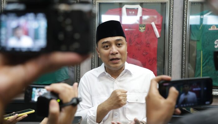 Cegah Risiko Banjir, Wali Kota Eri  Ingatkan Warga dan Pelaku Usaha Tak Gunakan Tepi Sungai untuk Bangunan dan Parkir