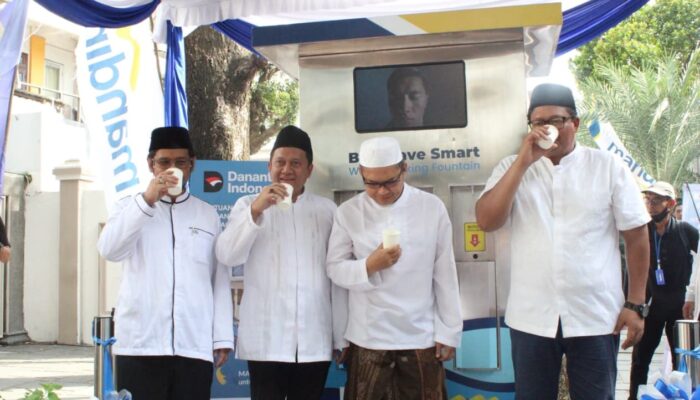 Sinergi TJSL: Bank Mandiri dan ITS Bangun Fasilitas Air Bersih di Yayasan Masjid Sunan Ampel