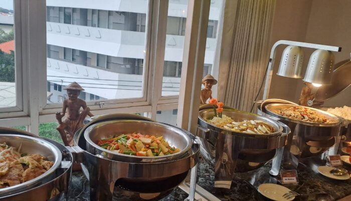 Gelar Program MBG, Gunawangsa Hotel MERR Tawarkan Menu Tradisional dan Internasional