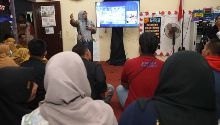 Kisah Pejuang Ekonomi Surabaya yang Bangkit Lewat Pemberdayaan