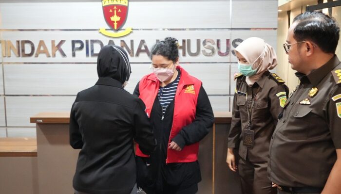 Kejati Jatim Tahan Tersangka Baru Kasus Korupsi Pengadaan Barang dan Jasa SMK