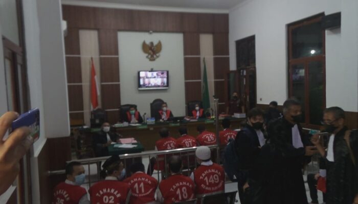 Pengadilan Negeri (PN) Surabaya Gelar Sidang Perdana Kasus “Pesta Gay”