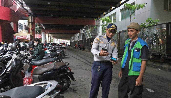 Pemkot Surabaya Targetkan Seluruh Parkir TJU Non-Tunai Akhir Februari 2026