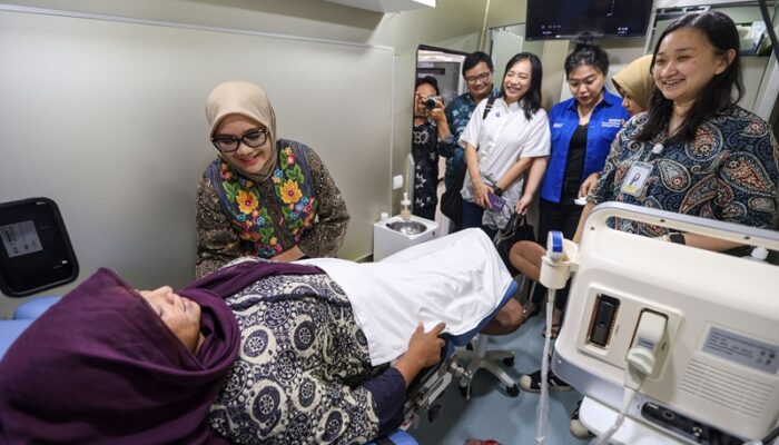 Tekan Angka Kematian Ibu dan Bayi: Pemkot Surabaya, Waron Hospital, dan Rotary Luncurkan Mobile Clinic untuk Kesehatan Ibu dan Anak
