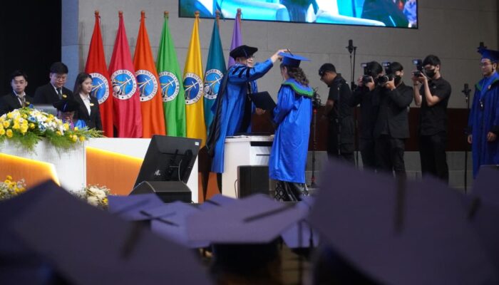 582 Wisudawan UK Petra Dikukuhkan dalam Wisuda ke-89