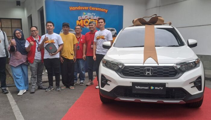 WeTV dan Telkomsel Serahkan Hadiah Mobil Tahap Kedua kepada Pemenang Asal Madura
