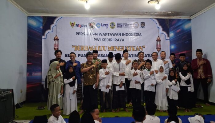 Peringati HPN 2026, PWI Kediri Raya Salurkan Sembako dan Santuni Anak Yatim