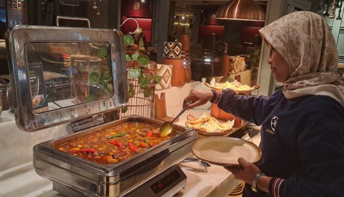 Menikmati Senja Ramadan dari Lantai 23: Pengalaman Iftar Berputar di DoubleTree Surabaya