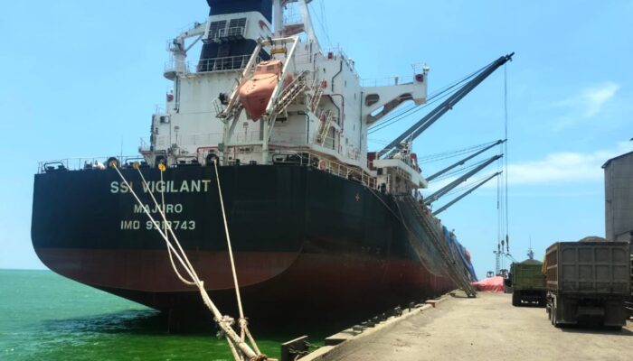 Melalui SII, SIG Kirim Tahap Pertama Ekspor Klinker dari Pelabuhan Tuban ke Mauritania