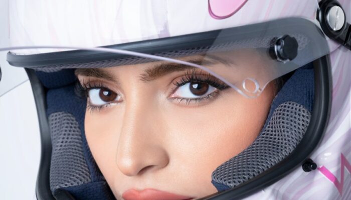 Kecepatan 200 Km/Jam Tetap On Point: Rahasia Amna Al Qubaisi di Lintasan Balap Bersama Wardah