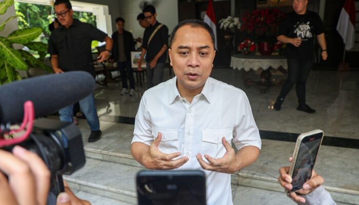 Wujudkan Surabaya Kota Jasa, Wali Kota Eri Tekankan Transparansi Layanan Lewat Digitalisasi