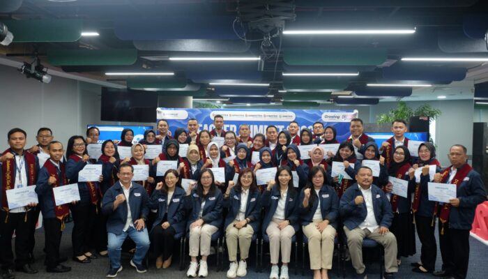 FIFGROUP Kukuhkan 37 Guru SMK sebagai Duta Literasi Keuangan di Teacher Summit 2026