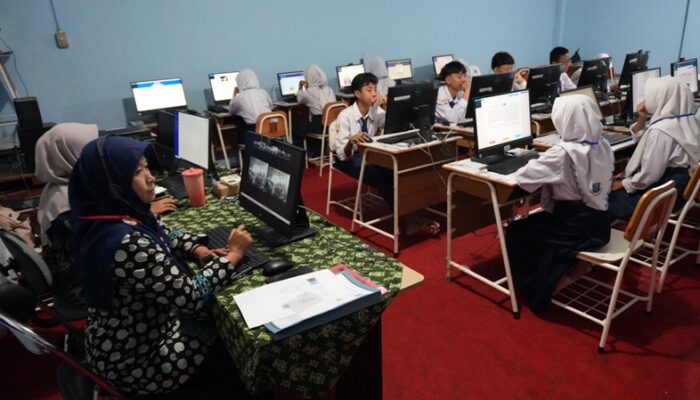 Pelaksanaan TKA SMP 2026 di Surabaya Lancar, Dispendik Lakukan Monitoring