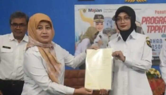 Pemkot Kediri Serahkan 44 SHM dan 12 PSU, Perkuat Kepastian Hukum Warga Ketami