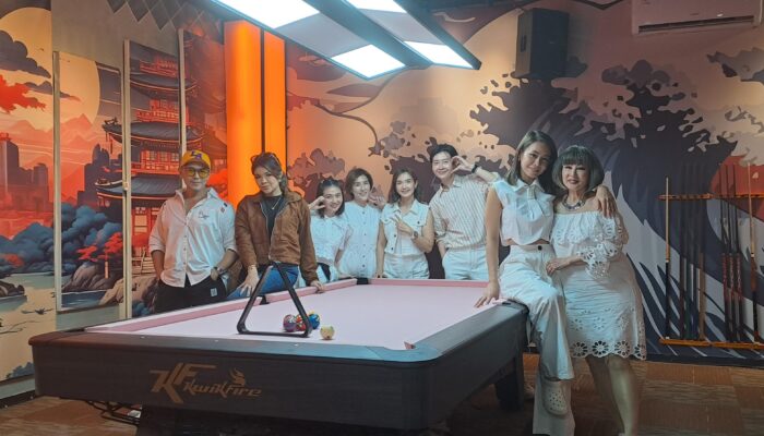 Biliar Cantik di Meja Pink: Cara Osaka Pool & Bistro Surabaya Gaet Influencer dan Kaum Hawa