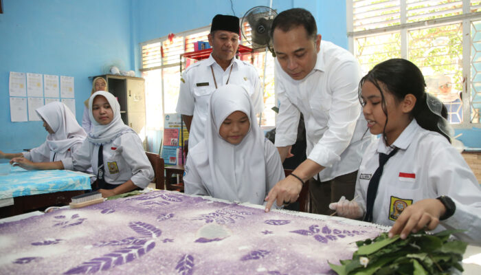 Lindungi Anak di Ruang Digital, Pemkot Surabaya Tetapkan Jam Tanpa Gawai 18.00–20.00
