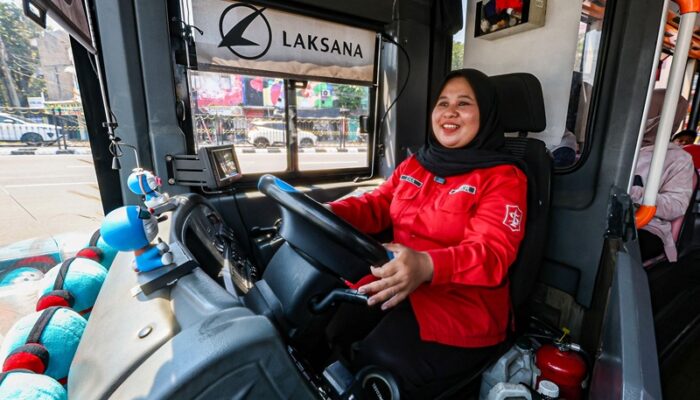 Kisah Eka, Sopir Perempuan Satu-satunya Suroboyo Bus di Balik Semangat Kartini