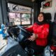 Kisah Eka, Sopir Perempuan Satu-satunya Suroboyo Bus di Balik Semangat Kartini